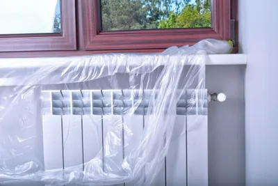 Zdjęcie produktu dla antychlap Profesjonalna taśma malarska z folią - 220 cm / 20 m - osłona