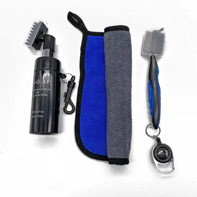 Immagine prodotto di Set per la pulizia delle mazze da golf, con spruzzatore d'acqua, spazzola e asciugamano, colore nero