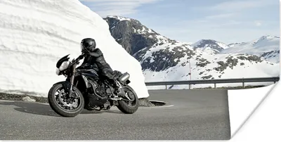 Produktbild von MuchoWow® Poster Ein Motorrad in den verschneiten Bergen 150x75 cm - ohne Rahmen