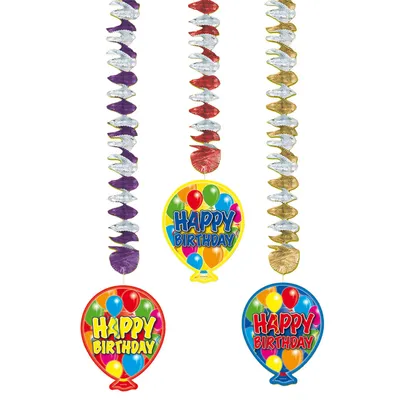 Image de Accrochez des décorations Joyeux anniversaire