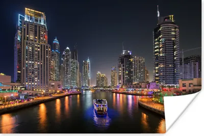 Produktbild von MuchoWow® Poster Boot segelt bei Nacht durch die Dubai Marina 180x120 cm - Fotoplakat