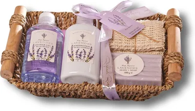 Produktbild von RAPHAEL ROSALEE COSMETICS Bade- und Pflegeset Lavender No. 20 (5-teilig) mit Lavendel – Bade-Geschenkset mit Handtuch, Seife, Lotion uvm.