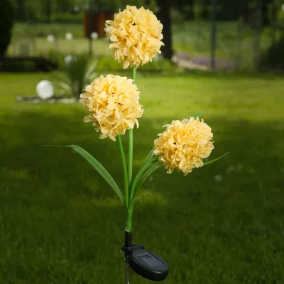 Produktbild von LED Solar Gartenstecker Blume - warmweiße LED - H: 70cm - Lichtsensor - gelb