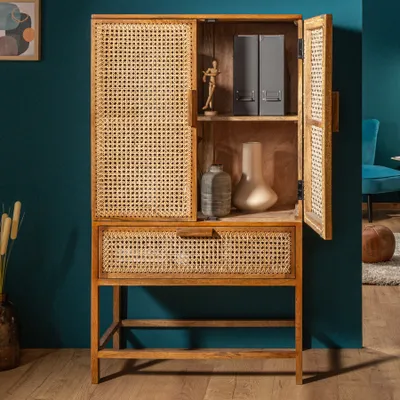 Produktbild von riess-ambiente Masivní vysoká deska BAMBOO LOUNGE 140cm bambusové dřevo mango s proutěnou skříňkou komoda