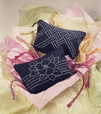 Image de Kit de broderie Sashiko "Pochette" de la marque Olympus, dimensions 12x20x4 cm, produit original du Japon