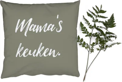 Produktbild von MuchoWow® Zierkissen Sofakissen Wohnzimmer Dekokissen 60x60 cm Sprichwörter - Mama - Zitate - Mamas Küche - Sitzfläche - Foto Polster