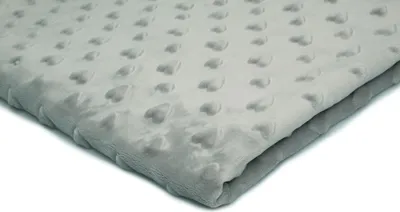 Obrázek produktu pro Minkee Fleecový úplet s reliéfem srdce světle šedý 50 x 155 cm
