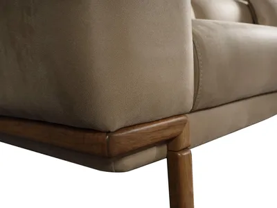 Zdjęcie produktu dla Stylowa trójosobowa sofa o nowoczesnym wyglądzie, zapewniająca wysoki komfort siedzenia