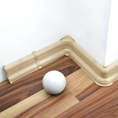 Produktbild von DQ-PP Sockelleiste 200cm PVC + Dübel Fussleiste Leiste | Höhe: 52mm | Farbe: Eiche-naturlich
