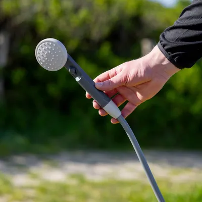 Produktbild von EVEBASE Tragbares wiederaufladbares Duschset – Für Camping & Reisen