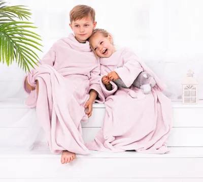 Obrázek produktu pro Dětská deka s rukávy Lazykids - plyšová deka s rukávy, barva:Powderpink