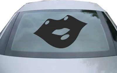 Produktbild von Indigos UG - Aufkleber Heckscheibe & Motorklappe DE2402 - schwarz - 600x366 mm - Kussmund - Auto Scheiben Fenster Heckklappe Tuning Racing JDM - Die cut
