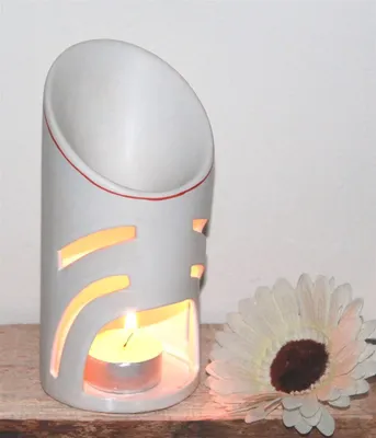 Produktbild von Duftlampe 41 Duftstövchen weiss Keramik 17 cm chin. Zeichen