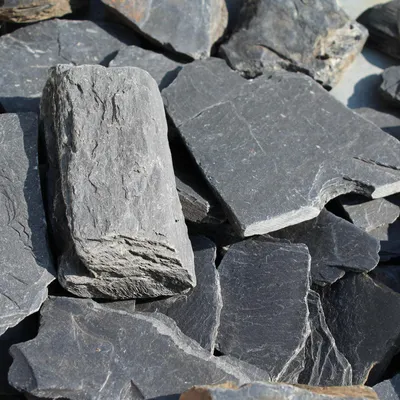 Produktbild von Schiefersplitt Assulo Slate Anthrazit 20/70 mm (25 kg Sack)