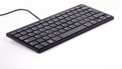 Produktbild von offizielle Raspberry Pi Tastatur (schwarz/grau, DE-Layout, inkl. 3-Port-USB-Hub)