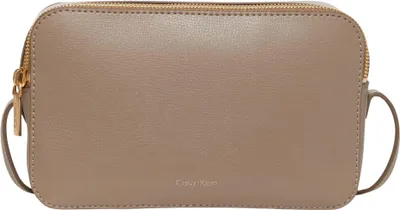 Produktbild von Calvin Klein Damen Umhängetasche Logo Elongated Camera Bag mit Reißverschluss, G