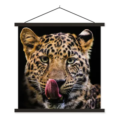 Produktbild von MuchoWow® Textilposter Leopard - Schwarz - Nahaufnahme 90x90 cm mit schwarzem Rahmen - Magnetisches