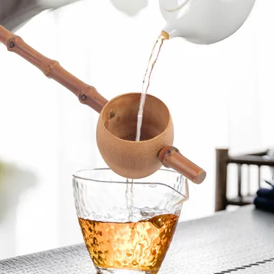 Imagen del producto de Colador para té de bambú natural, filtro para té, utensilio de cocina (con agujeros en el palo de bambú)