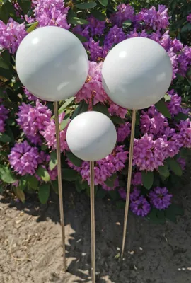 Produktbild von Rosenkugel 3er Set 15-15-10 cm Edelstahl weiß matt gebürstet mit Stab 80 cm Beetstecker
