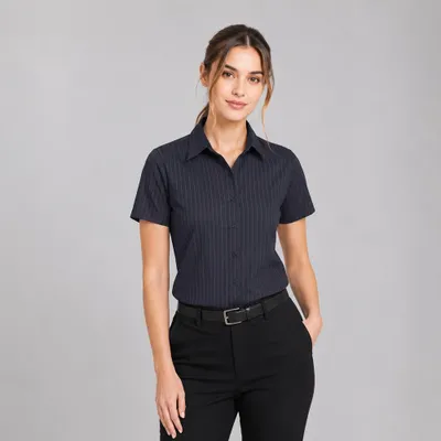 Produktbild von Damen Bluse halbarm Nadelstreifen, Größe 38 : 38 : Nadelstreifen : 60% Baumwolle 40% Polyester