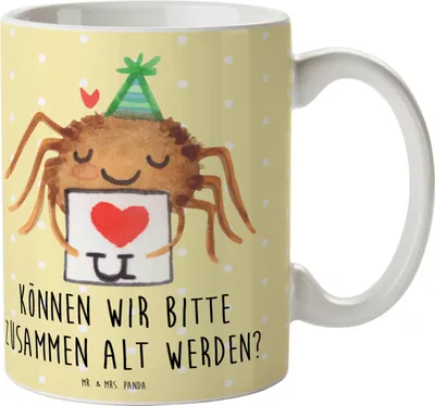 Produktbild von Mr. & Mrs. Panda Kaffeetasse Spinne Agathe Brief - Gelb Pastell - Geschenk, Liebespaar, Heiratsantrag, Trinkbecher, Keramiktasse, haferl, Verliebt, Becher, Tasse