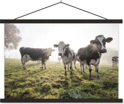 Produktbild von MuchoWow® Textilposter Kuh - Gras - Nebel 60x40 cm mit schwarzem Rahmen - Hölzernes