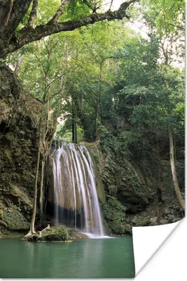 Produktbild von MuchoWow® Poster Ein hoher Wasserfall in Thailands Erawan-Nationalpark 40x60 cm - Plakate für die Wand - Poster Babyzimmer