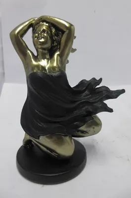 Image de Gilde Figur, Femme, Élisabeth, résine synthétique, noir, doré, lot de 4.
Hauteur : 18,00 cm
Largeur : 13,00 cm
Profondeur : 8,50 cm
37870
