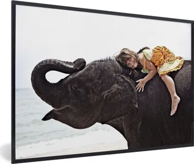 Produktbild von MuchoWow® MuchoWow® Gerahmtes Poster Elefant - Kind - Wasser 30x20 cm - Poster mit zchwarzem Bilderrahmen - Kunstdruck - Bild-Poster