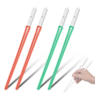 Obrázek produktu pro 2 páry hůlek se světelným mečem, svítící LED diody, 9 hůlek měnících barvu, průhledný ABS, lehké a přenosné, opakovaně použitelné hůlky s odnímatelnou částí, kterou lze mýt v myčce nádobí