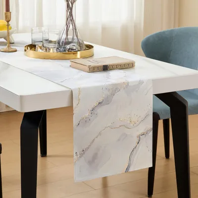 Productafbeelding van Tafelrunner - Waterafstotend - Tafeldecoratie - Grijs, marmerlook met gouden textuur