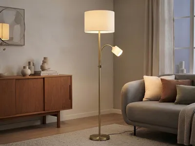Produktbild von Große LED Stehlampen mit Stoffschirmen & Leselampe für Wohnzimmer hinter Sofa