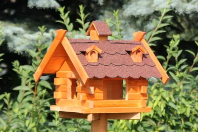 Produktbild von Rechteckiges Vogelhaus rot Typ 8 aus Holz NEU
