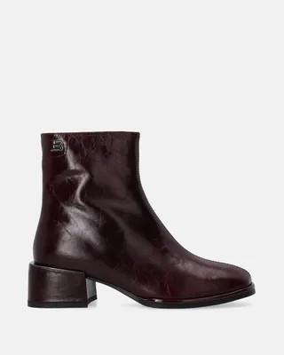 Produktbild von Damen-Ankle-Boots aus burgunderrotem Leder mit gerafftem Schaft, Größe 38