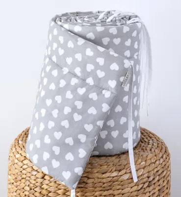 Produktbild von HERZCHEN Grau 100% Baumwolle 210 x 30 cm BETTUMRANDUNG Babybett Austattung Babyausstattung Herz Nestchen Bettschlange. Handgenähnt von LOOLAY®