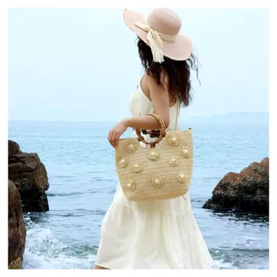 Produktbild von Strohtasche mit Blumenperlen für Damen – Große Sommer Strandtasche mit verstellbarem Riemen