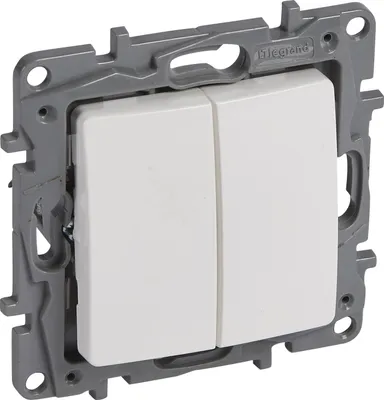 Image de Bouton de série automatique 6 A 250 V ~ Niloe Legrand - Blanc