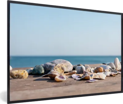Produktbild von MuchoWow® Gerahmtes Poster Muscheln - Strand - Meer - Sommer - Sonne 90x60 cm - Poster mit Schwarzem Bilderrahmen Wandposter Rahmen Foto Bilder - Fotorahmen - Foto-Plakat