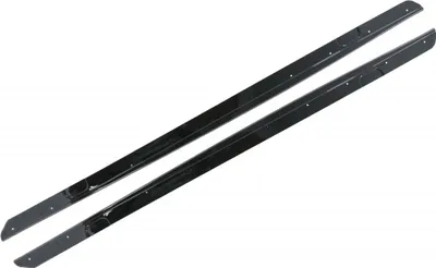 Productafbeelding van Zijkantverlengingen voor BMW 2 Serie F22 F23, modeljaar 2014 en later, met M-Performance uitstraling, in glanzend zwart.