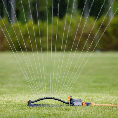 Image de Fiskars Arroseur oscillant avec base en métal 1023660