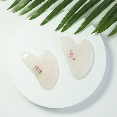 Zdjęcie produktu dla Kamień Gua Sha do masażu i relaksu - różowy kwarc