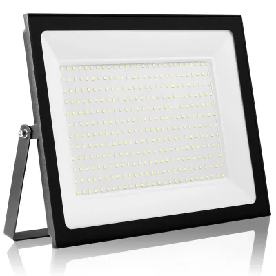 Immagine prodotto di Faretto LED da esterno - 300 W - Illuminazione esterna - Grado di protezione IP66 (resistente all'acqua) - 3000 K (luce bianco caldo) - 220–240 V - Confezione da 1 - Adatto per giardino, garage