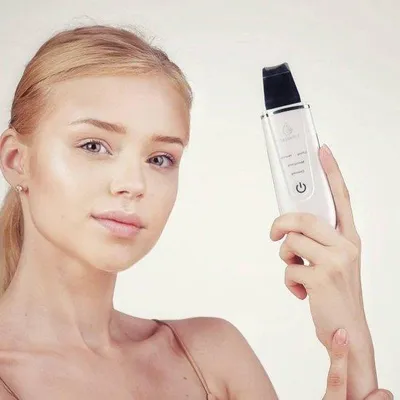 Produktbild von Famanu Ultraschall Gesichtsreinigungsgerät Mitesserentferner - Pore Cleaner für professionelle Tiefenreinigung