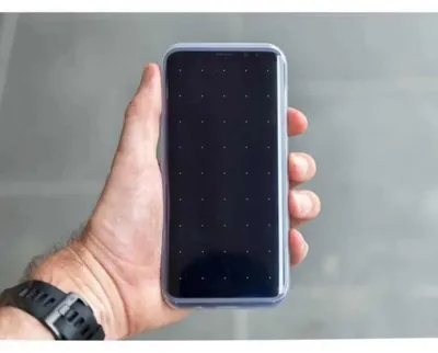 Produktbild von QUAD LOCK Poncho Wetterschutz Schutzhülle - iPhone 12/12 Pro