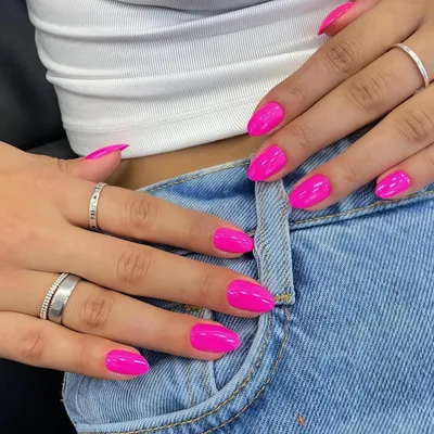 Image de Ongles artificiels courts, couleur rose vif, forme amande, 24 pièces, matériau gel