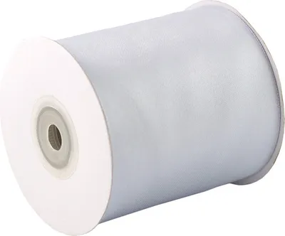 75mm breites, 25m langes, einseitig glänzendes Satinband in hellem Grau auf Rolle. Für Bastelprojekte und Geschenkverpackungen