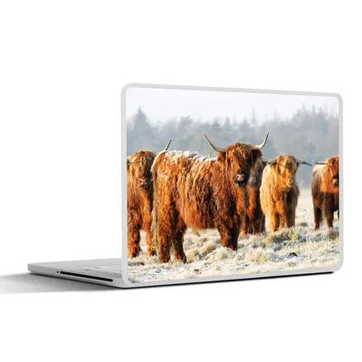Produktbild von MuchoWow® Laptop Aufkleber Sticker Cover Schottische Highlander - Schnee - Wald 30x21 cm - Sticker für Laptop - Selbstklebend