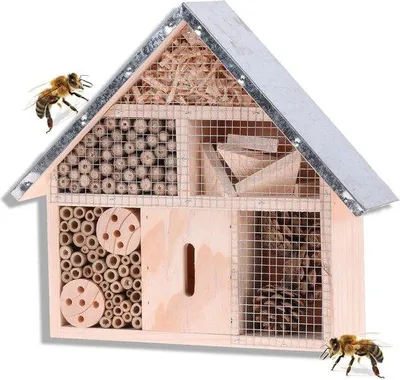 Immagine prodotto di Robusto rifugio per insetti in legno con tetto in metallo per il giardino