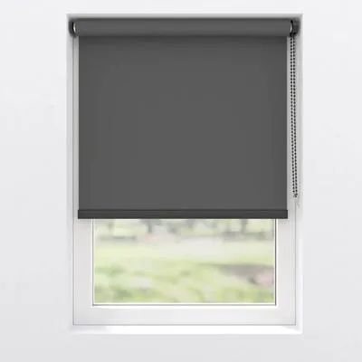 Obrázek produktu pro Zatemňovací roleta SOLUNA Colormatch sladěná V52 antracitová 240x190 cm včetně držáků na rám okna a kovové spodní lišty