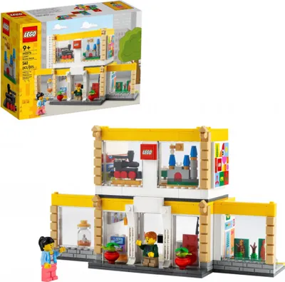 A LEGO store building set and its packaging.
